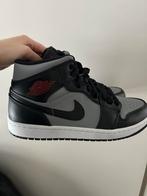 Jordan 1 mid shadow red, Kleding | Heren, Schoenen, Zwart, Nieuw, Ophalen of Verzenden, Sneakers of Gympen