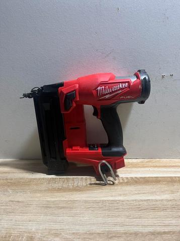 Milwaukee m18 tacker beschikbaar voor biedingen