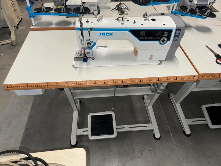 Industriele naaimachine jack a5e-a automaat rechtstikker, Hobby en Vrije tijd, Naaimachines en Toebehoren, Nieuw, Naaimachine