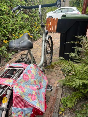 Moederfiets beschikbaar voor biedingen