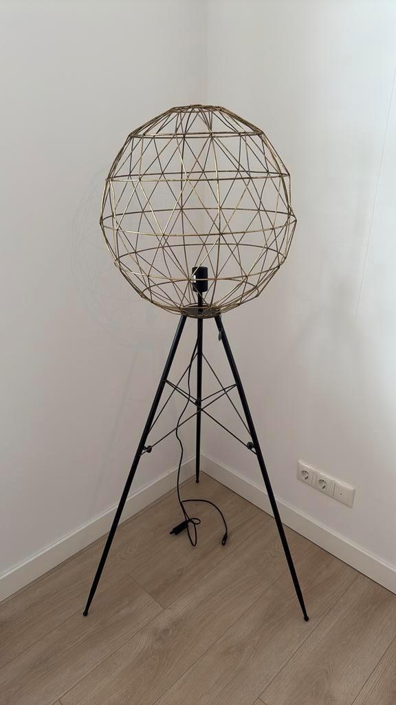Riverdale Staande Lamp - Stijlvol Design!, Huis en Inrichting, Lampen | Vloerlampen, Zo goed als nieuw, 150 tot 200 cm, Metaal