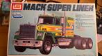 Modelbouw Truck Mack super liner 1/28, Overige merken, Verzenden, Groter dan 1:32, Zo goed als nieuw