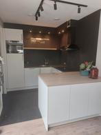 Complete witte keuken met diverse  inbouwapparatuur, Huis en Inrichting, Keuken | Complete keukens, Ophalen, Gebruikt, Wit