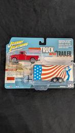 Johnny Lightning Truck & Trailer - Limited Edition, Hobby en Vrije tijd, Modelauto's | Overige schalen, Ophalen of Verzenden, Nieuw