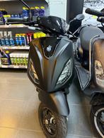 Piaggio One Plus+  Demo!, Fietsen en Brommers, Scooters | Piaggio, Ophalen, Overige modellen, Maximaal 45 km/u, Elektrisch