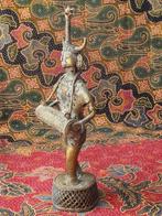 Man met trommel mooi antiek Oosters brons beeldje 24,4 cm., Antiek en Kunst, Ophalen of Verzenden