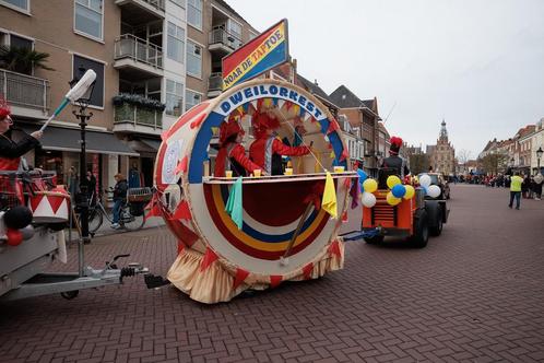 Caranaval loopgroep thema muziek, Hobby en Vrije tijd, Feestartikelen, Gebruikt, Kostuum, Carnaval, Ophalen