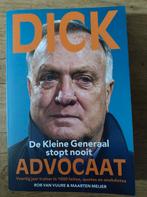Dick Advocaat - De Kleine Generaal stopt nooit, Ophalen of Verzenden, Zo goed als nieuw, Rob van Vuure, Balsport