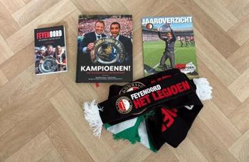 Diverse Feyenoord attributen en boeken beschikbaar voor biedingen