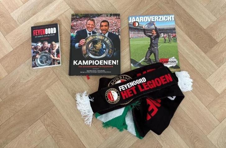 Diverse Feyenoord attributen en boeken, Verzamelen, Sportartikelen en Voetbal, Zo goed als nieuw, Overige typen, Feyenoord, Ophalen of Verzenden