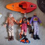 DRIE Action figuren.  En boot en losse spulletjes., Ophalen of Verzenden, Zo goed als nieuw
