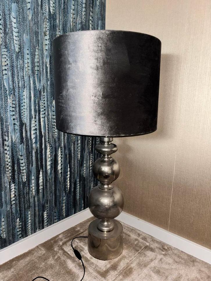 Elegante velvet lamp met chrome voet Eric kuster style, Huis en Inrichting, Lampen | Vloerlampen, Zo goed als nieuw, 100 tot 150 cm
