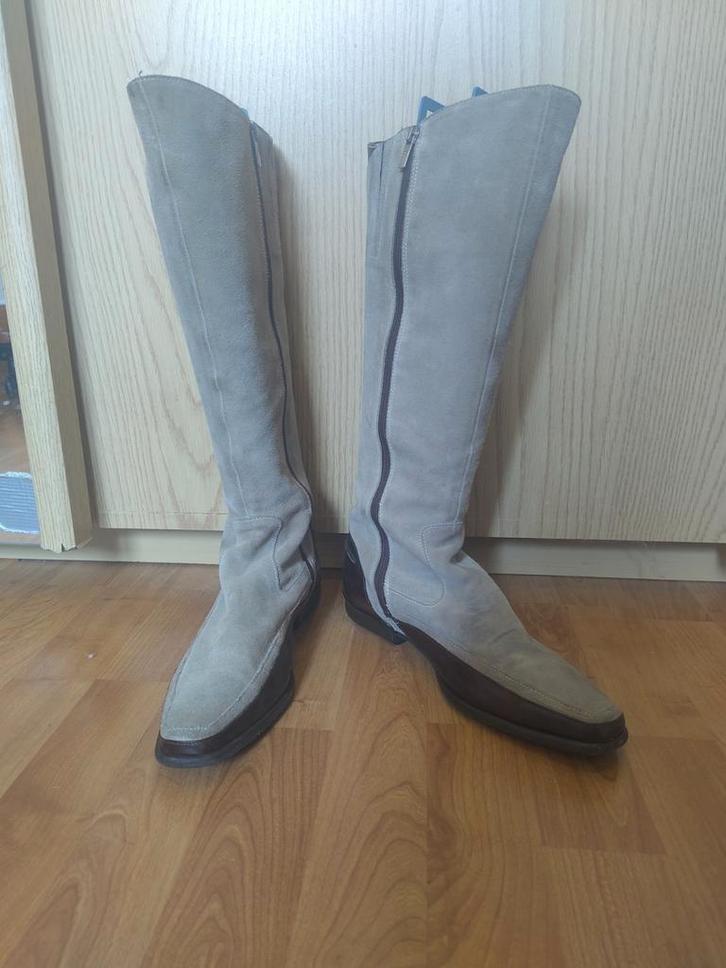 Floris van Bommel laarzen beige suede, bruin leer mt 38,5, Kleding | Dames, Schoenen, Zo goed als nieuw, Hoge laarzen, Bruin, Ophalen of Verzenden