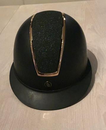 Cap BR Omega zwart/roze beschikbaar voor biedingen