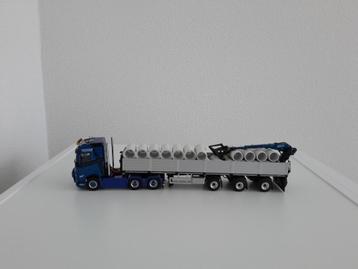 Volvo FH van Venas Transport met trailer kraan en lading . beschikbaar voor biedingen
