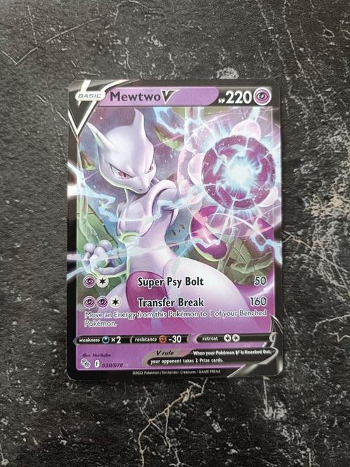 Mewtwo V #30 - Pokemon Go, Hobby en Vrije tijd, Verzamelkaartspellen | Pokémon, Zo goed als nieuw, Ophalen of Verzenden