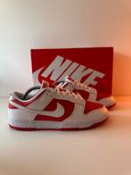 Nike Dunk Low University Red/White, Kleding | Heren, Schoenen, Overige kleuren, Ophalen of Verzenden, Sneakers of Gympen, Zo goed als nieuw