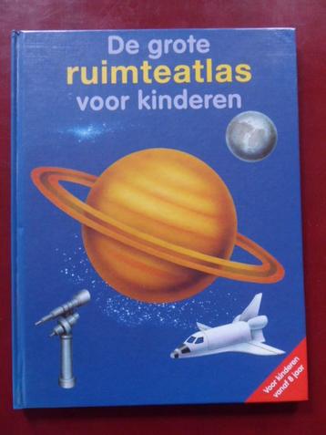 De grote ruimteatlas voor kinderen beschikbaar voor biedingen