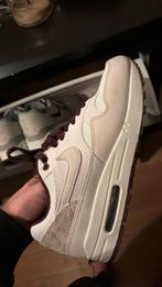 NIKE AIR MAX 1 SAIL BURGUNDY CRUSH, Ophalen of Verzenden, Zo goed als nieuw, Schoenen