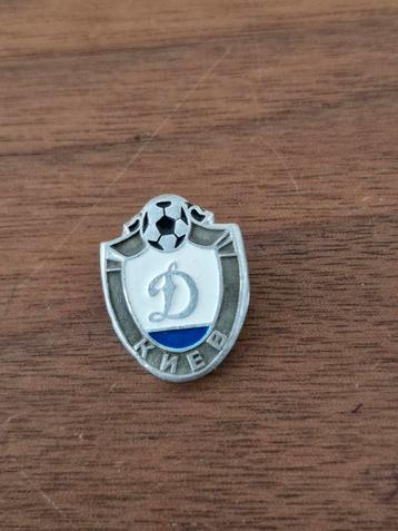 R 018 Dynamo Kiev Speldje beschikbaar voor biedingen
