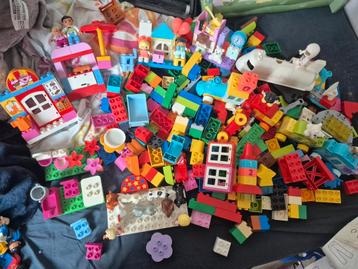 Mega set lego duplo beschikbaar voor biedingen