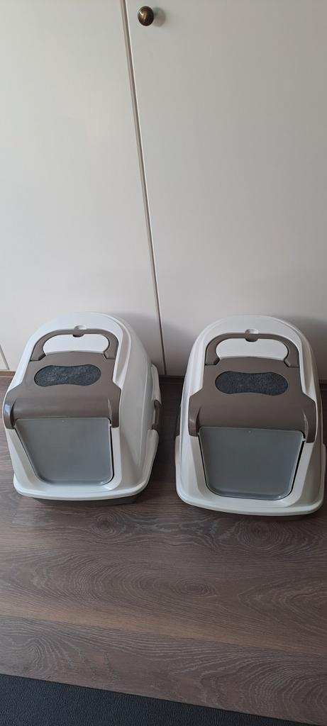 kattenbakken
met schepje en extra klepje, Dieren en Toebehoren, Kattenbakken, Zo goed als nieuw, Ophalen