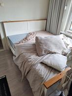 Bed lits-jumeaux size, wit met houten details., Gebruikt, Tweepersoons, Ophalen of Verzenden, 180 cm