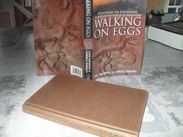BOEK LOWELL DINGUS-WALKING ON EGGS. beschikbaar voor biedingen