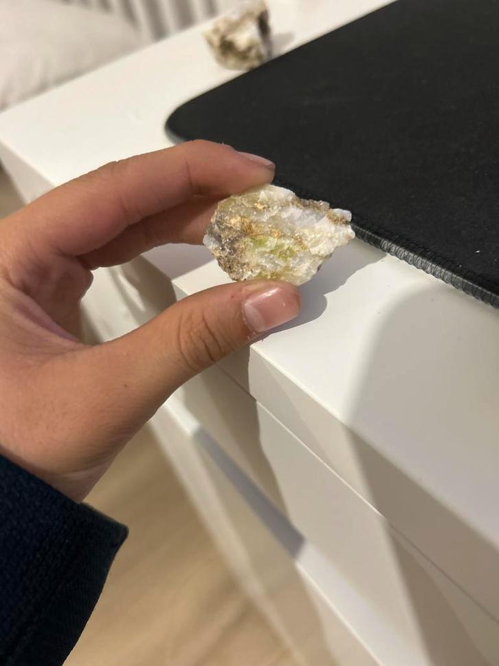 Prachtige Steen met Smaragd, Verzamelen, Mineralen en Fossielen, Mineraal, Ophalen