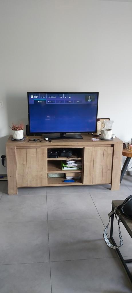 TV kast modern met veel opbergruimte  In heel goede staat, Huis en Inrichting, Complete inboedels, Ophalen