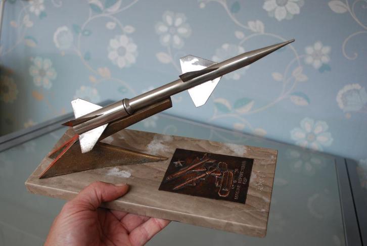 Raket 3,1kg Surface to Air Missile 30 cm SA-2 Luchtdoel, Antiek en Kunst, Curiosa en Brocante, Ophalen of Verzenden