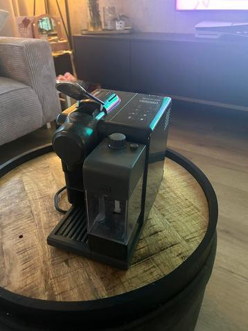 DeLonghi nespresso lattissima touch koffiecups beschikbaar voor biedingen