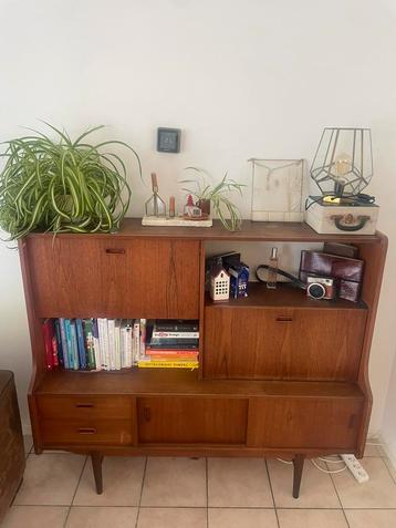 Vintage dressoir beschikbaar voor biedingen