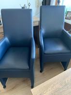 2 donkerblauwe eethoek fauteuils onbeschadigd op wieltjes, Ophalen