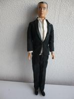 KEN van BARBIE / MATTEL BIJNA NIEUWSTAAT/ JAPAN OP VOETEN, Verzamelen, Poppen, Verzenden, Zo goed als nieuw, Pop