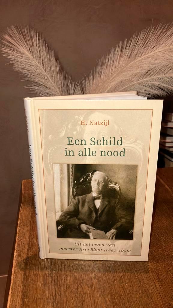 KR-2 H Natzijl - Een Schild in alle nood, Boeken, Biografieën, Zo goed als nieuw, Sport, Ophalen of Verzenden