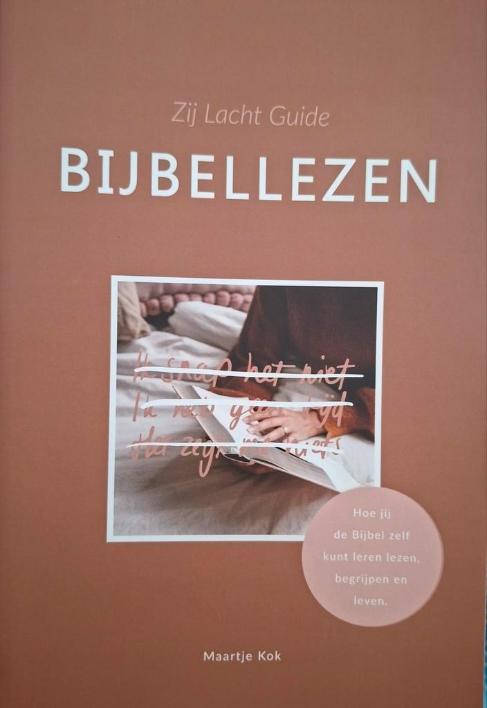 Maartje Kok - Zij Lacht Guide bijbellezen, Boeken, Godsdienst en Theologie, Zo goed als nieuw, Ophalen of Verzenden