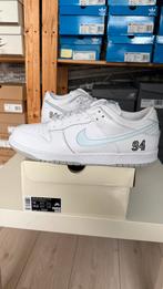 Nike SB Dunk Low Supreme 94 White Metallic Silver |Maat 48.5, Wit, Nike, Nieuw, Ophalen of Verzenden