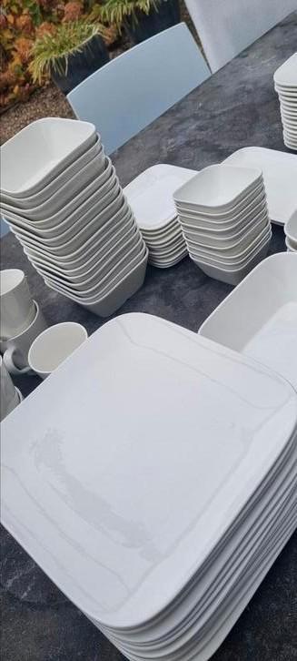 Nieuw servies wit 103 stuks in totaal  beschikbaar voor biedingen