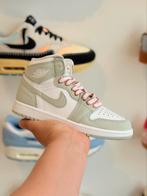 Jordan 1 High Seafoam - maat 31, Kinderen en Baby's, Kinderkleding | Schoenen en Sokken, Jongen of Meisje, Info@nike.com, Schoenen