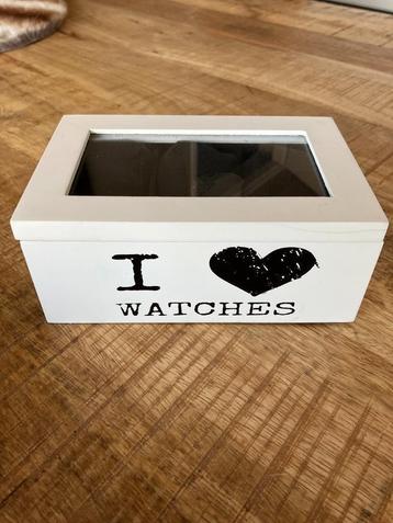 Horlogebox voor 3 horloges. beschikbaar voor biedingen