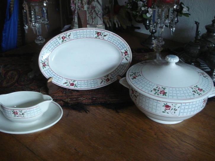 serviesdelen sarreguemines christiane iles, Antiek en Kunst, Antiek | Servies los, Ophalen of Verzenden