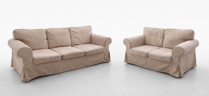 GRATIS drie en tweezitsbank ektorp ikea, Huis en Inrichting, Banken | Bankstellen, Gebruikt, Rechte bank, Driepersoons, 150 tot 200 cm