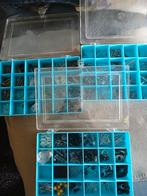 3 bakjes met diverse pluggen en schroefjes - 1001+ stuks!, Ophalen of Verzenden, Gebruikt, Minder dan 50 mm, Schroeven