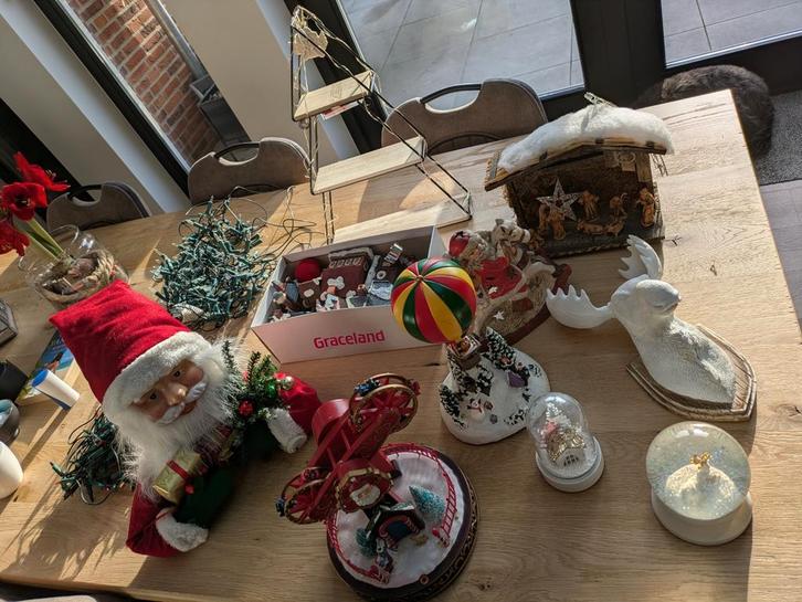 Kerst aankleding, draaimolen op batterijen, kerststal enz., Diversen, Kerst, Ophalen