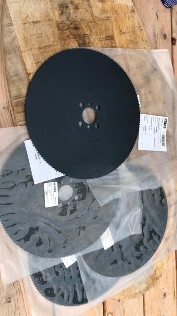 Diverse HSS / HM zaagbladen, >300mm, oa kinkelder beschikbaar voor biedingen