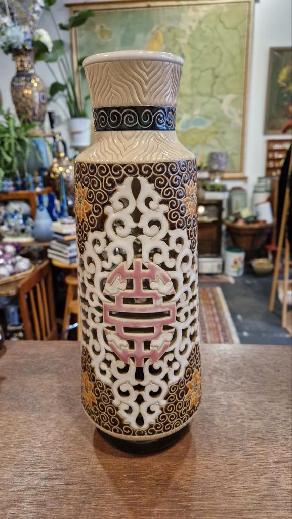 Chinese Keramiek Lampenvoet met opengewerkt design, Antiek en Kunst, Antiek | Keramiek en Aardewerk, Ophalen of Verzenden