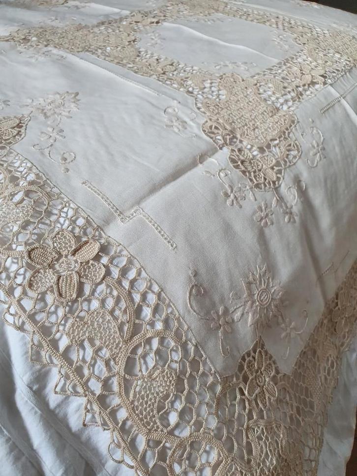 Tafelkleed Belgisch Kant 90x90 cm (ref 2003), Antiek en Kunst, Antiek | Kleden en Textiel, Ophalen of Verzenden