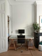 IKEA glazen bureau Vika Gruvan 140x70 met schragen, Huis en Inrichting, Bureaus, Ophalen, Gebruikt