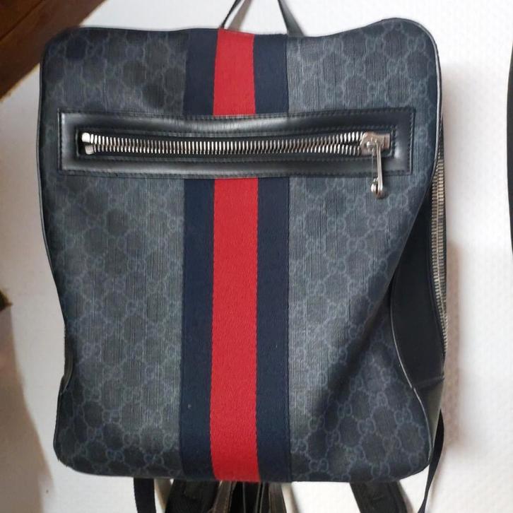 Gucci Rugtas - Stijlvol en praktisch!, Sieraden, Tassen en Uiterlijk, Tassen | Rugtassen, Zo goed als nieuw, Overige merken, 25 tot 40 cm